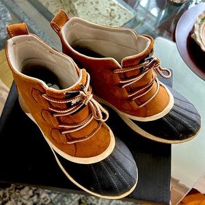 Sorel size 8 Out N About Classic III WP